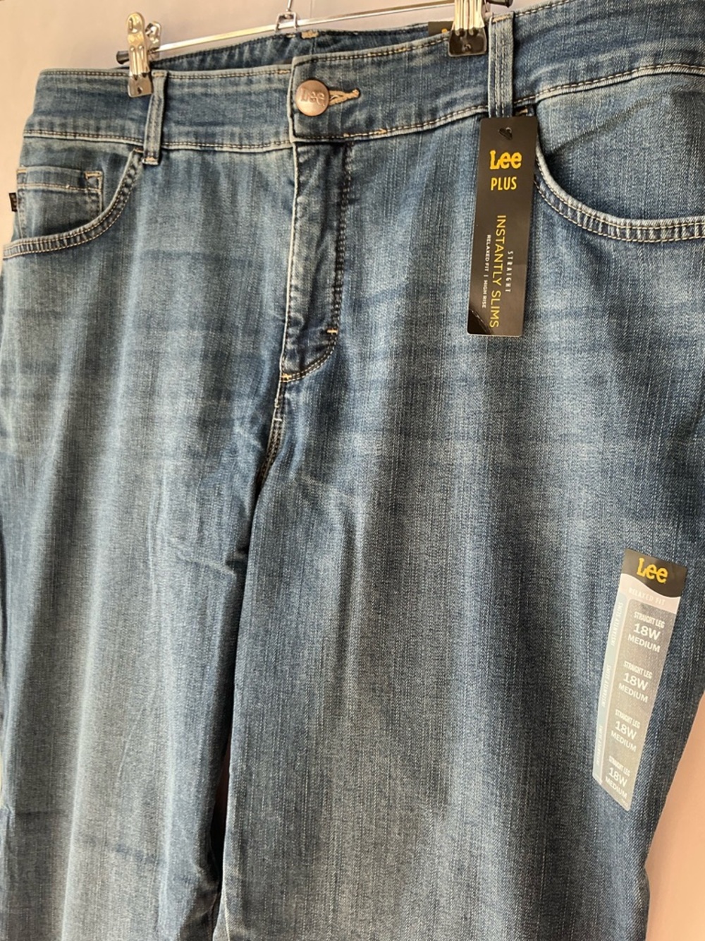 NWT! LEE Plus Relaxed Fit Straight Leg High Rise Slimming Jeans Women’s Size 18W - Picture 13 of 15